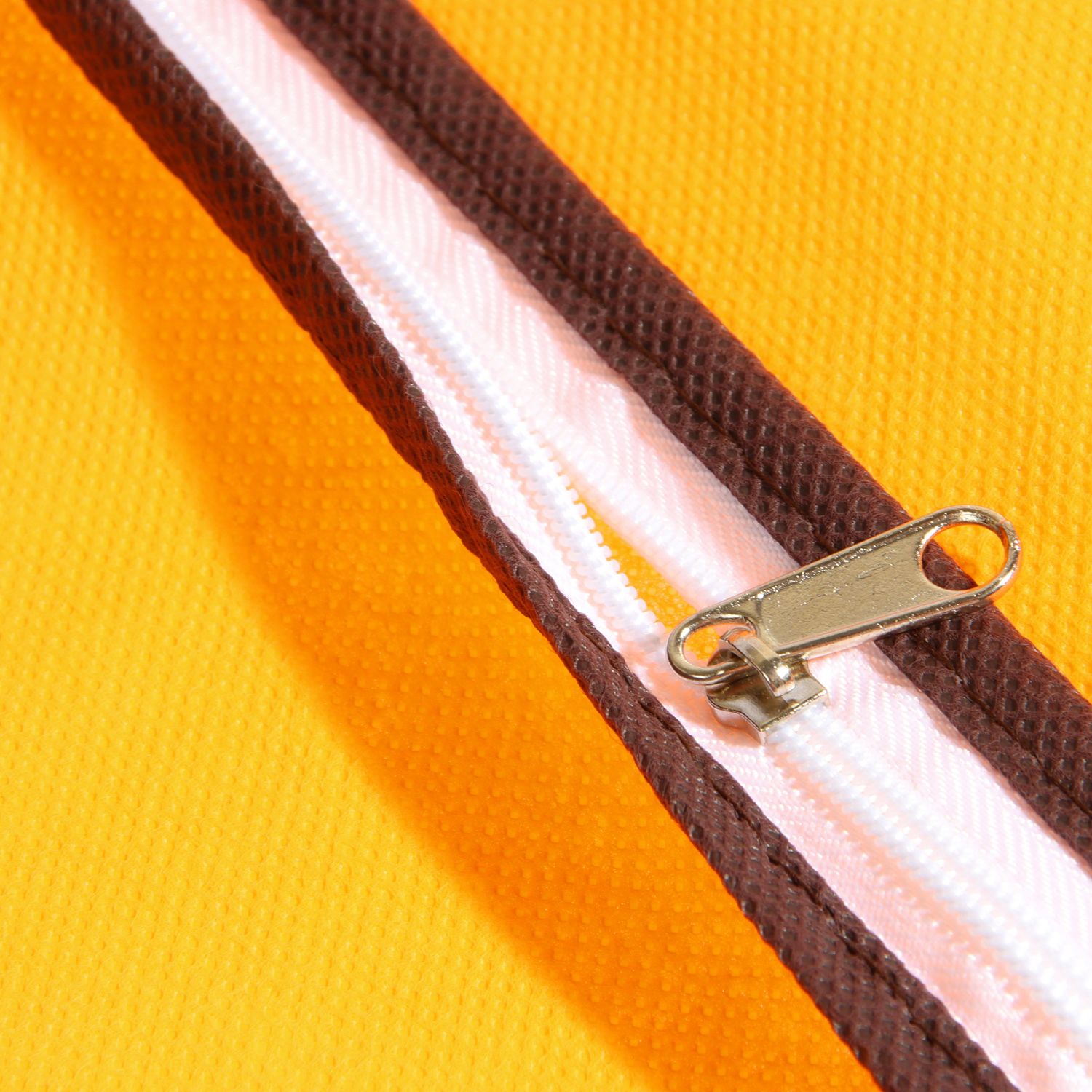 Чехол для одежды на молнии, с расширит.бок.вставками 60х130см "Умничка" GS-CH6010 *1/25/100 Чехол для одежды на молнии, с расширит.бок.вставками 60х130см "Умничка" GS-CH6010 *1/25/100