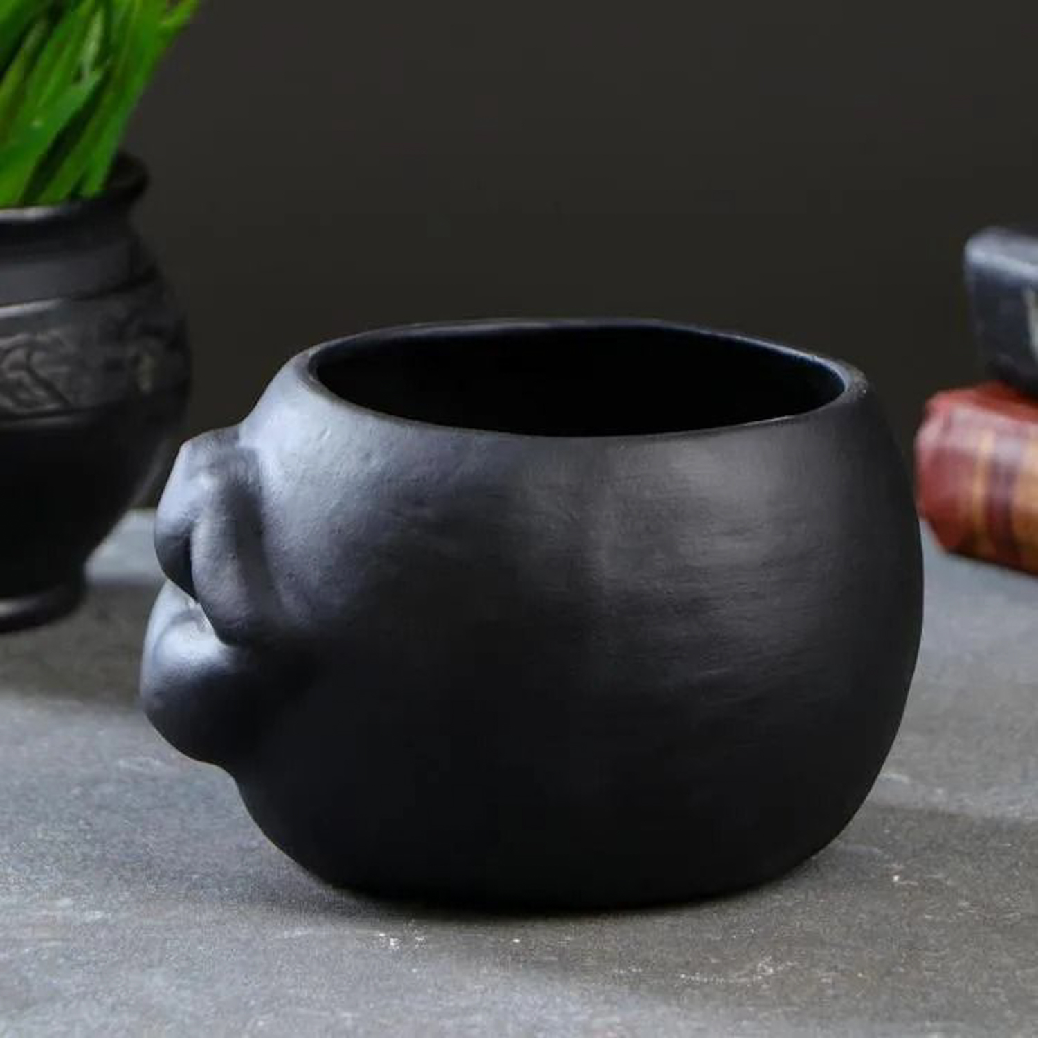 Ваза "Губки" черная, 14х10см 5220523