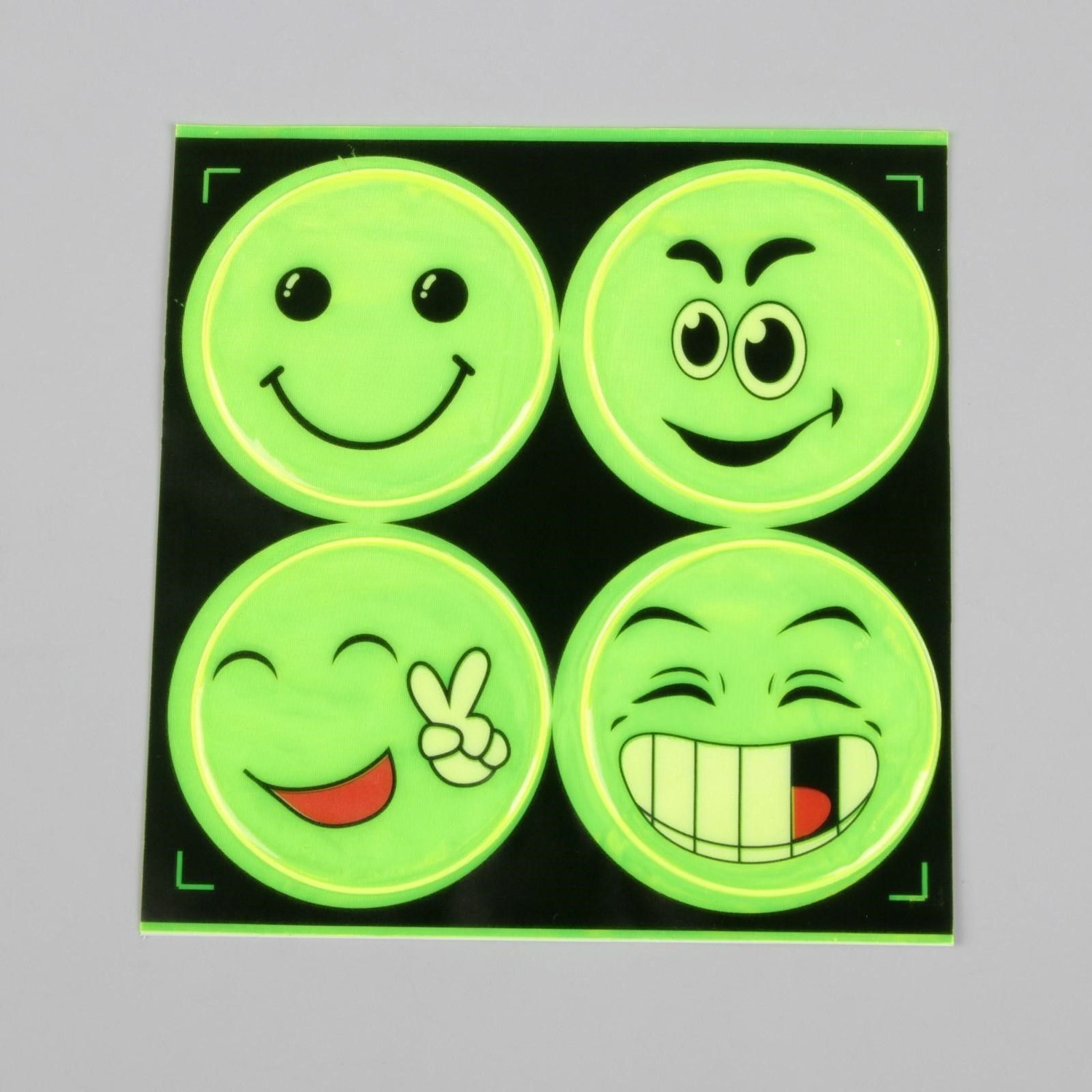 Светоотражающая наклейка смайлы d5см (4 шт на листе цена за лист) жёлтый АУ 2610513