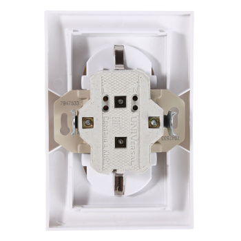 Розетка Бриллиант СП 2-мест. белая сз 16А IP20 UNIVersal 7947533